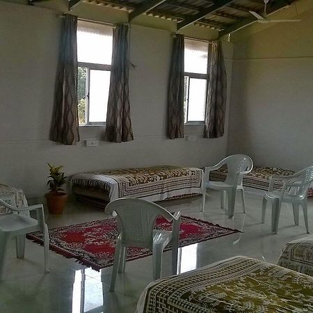 Palm Springs Lake Resort Jaitāpur Buitenkant foto