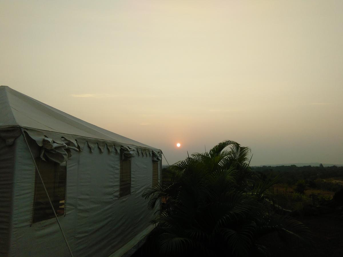 Palm Springs Lake Resort Jaitāpur Buitenkant foto