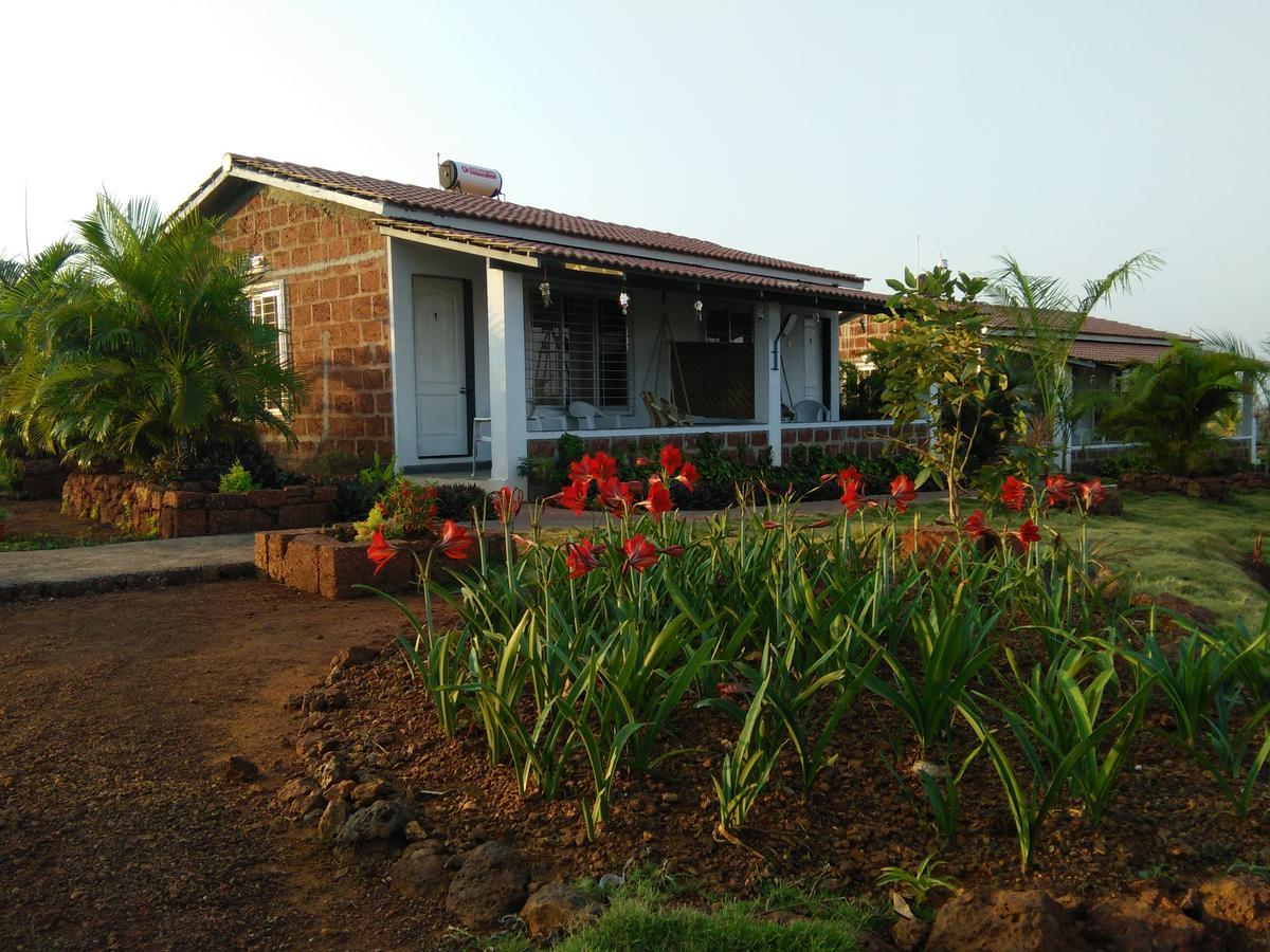Palm Springs Lake Resort Jaitāpur Buitenkant foto